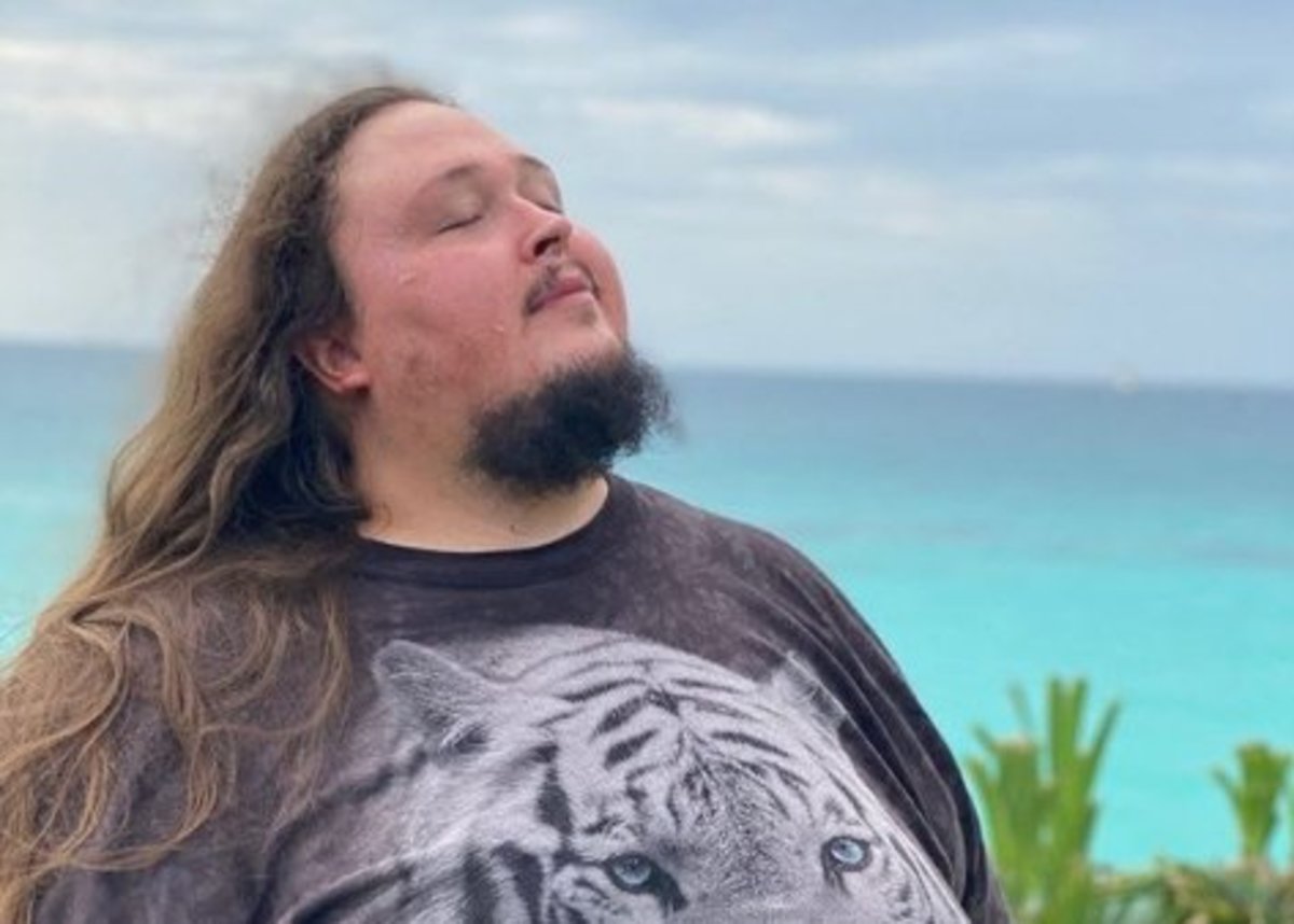 «Лука, ты кит!»: 242-килограммовый сын Сафронова продолжает шутить над лишним весом