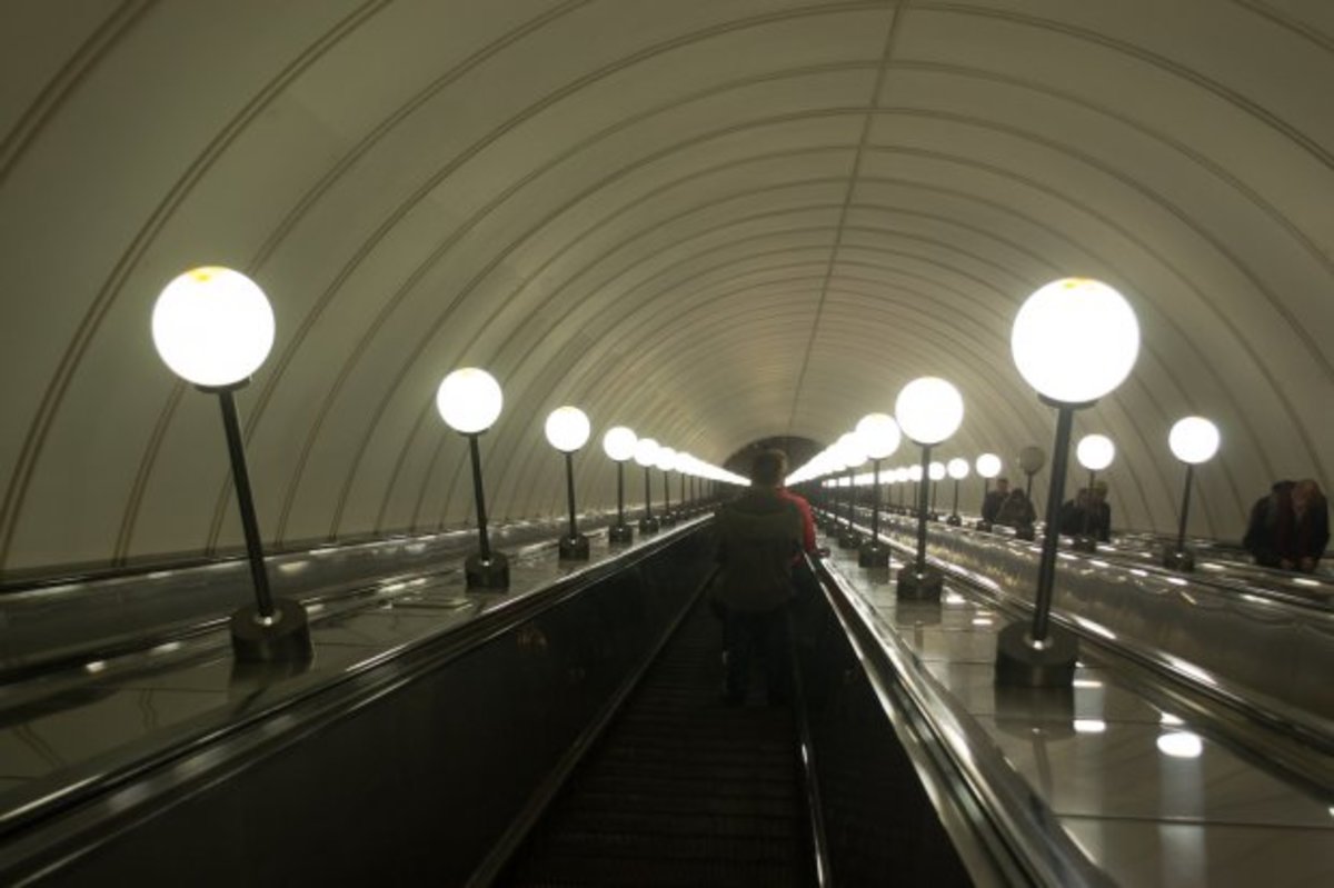 Как в метро ремонтируют эскалаторы