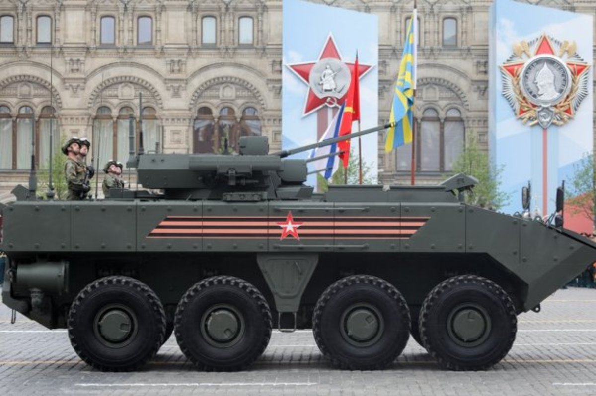 Новейшую военную технику представят на параде 9 мая в Москве