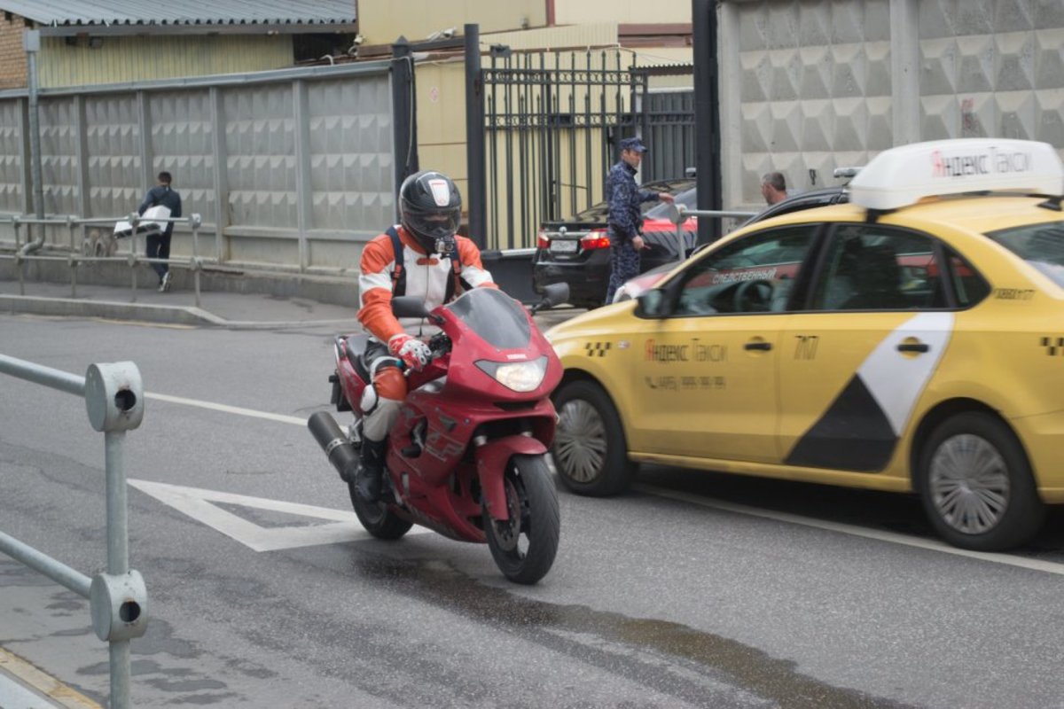 Минтранс предупреждает о появлении мотоциклистов на дорогах Подмосковья