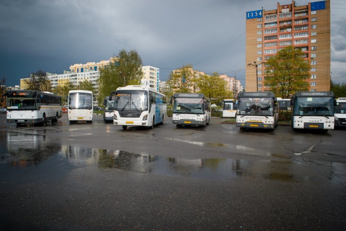 Пассажиропоток автобусов в Москве сократился  в четыре раза