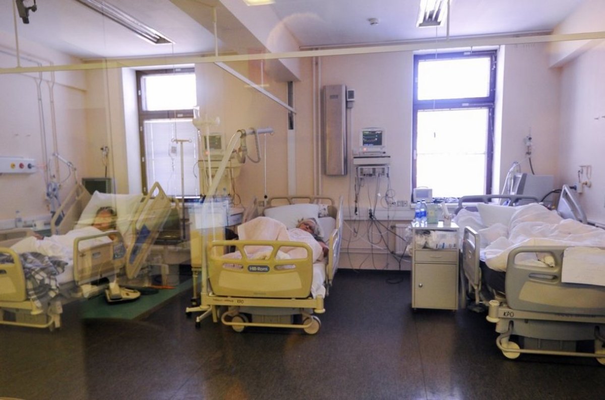Московский фонд ОМС не будет платить за лечение пациентов с COVID-19, госпитализированных не бригадой «скорой»