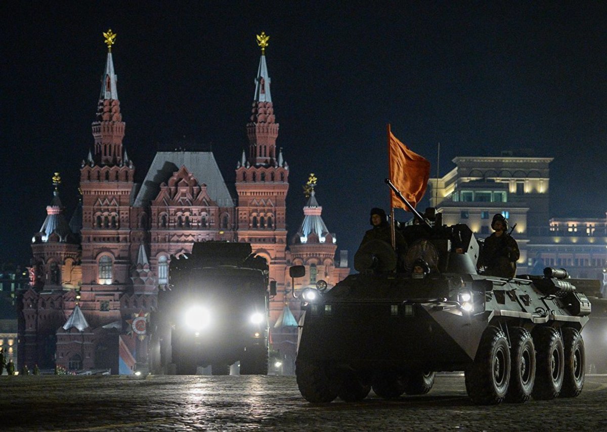 Собянин не хочет вводить в Москву войска из-за коронавируса