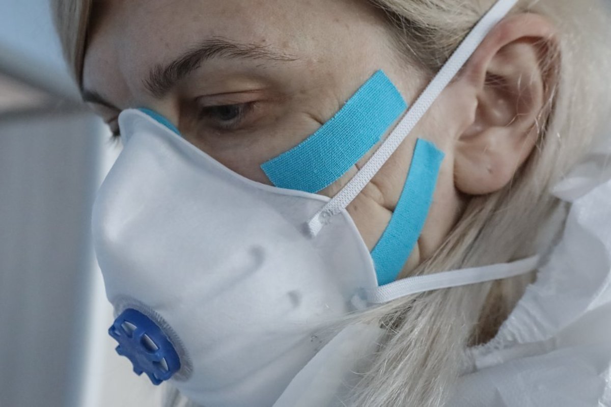 Эксперт назвал возможные сроки снижения заболеваемости коронавирусом в России