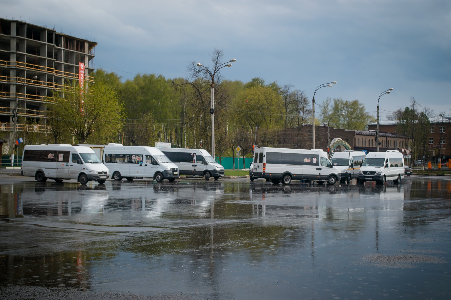 Подмосковные автобусы возят на рыбалку по 250 местам