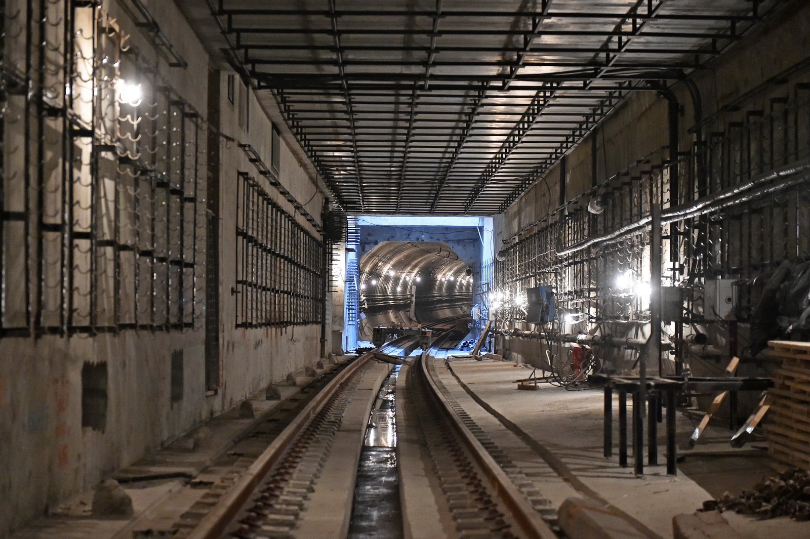 На севере Москвы идет строительство трех станций метро