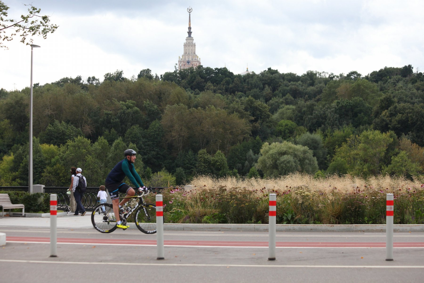 Вело подмосковье. Парк Царицыно велодорожки. Велодорожки в Царицыно парк Москва. Парк Царицыно веломаршруты. Велодорожки Подмосковья.