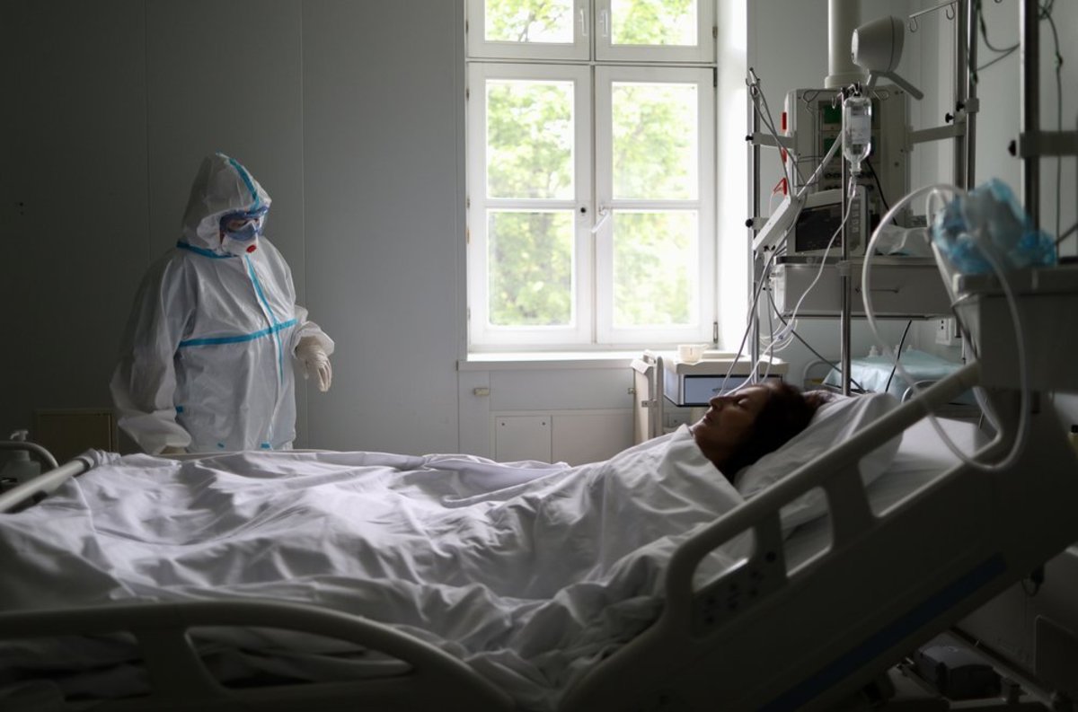 В России от коронавируса умерли уже 12 892 человека