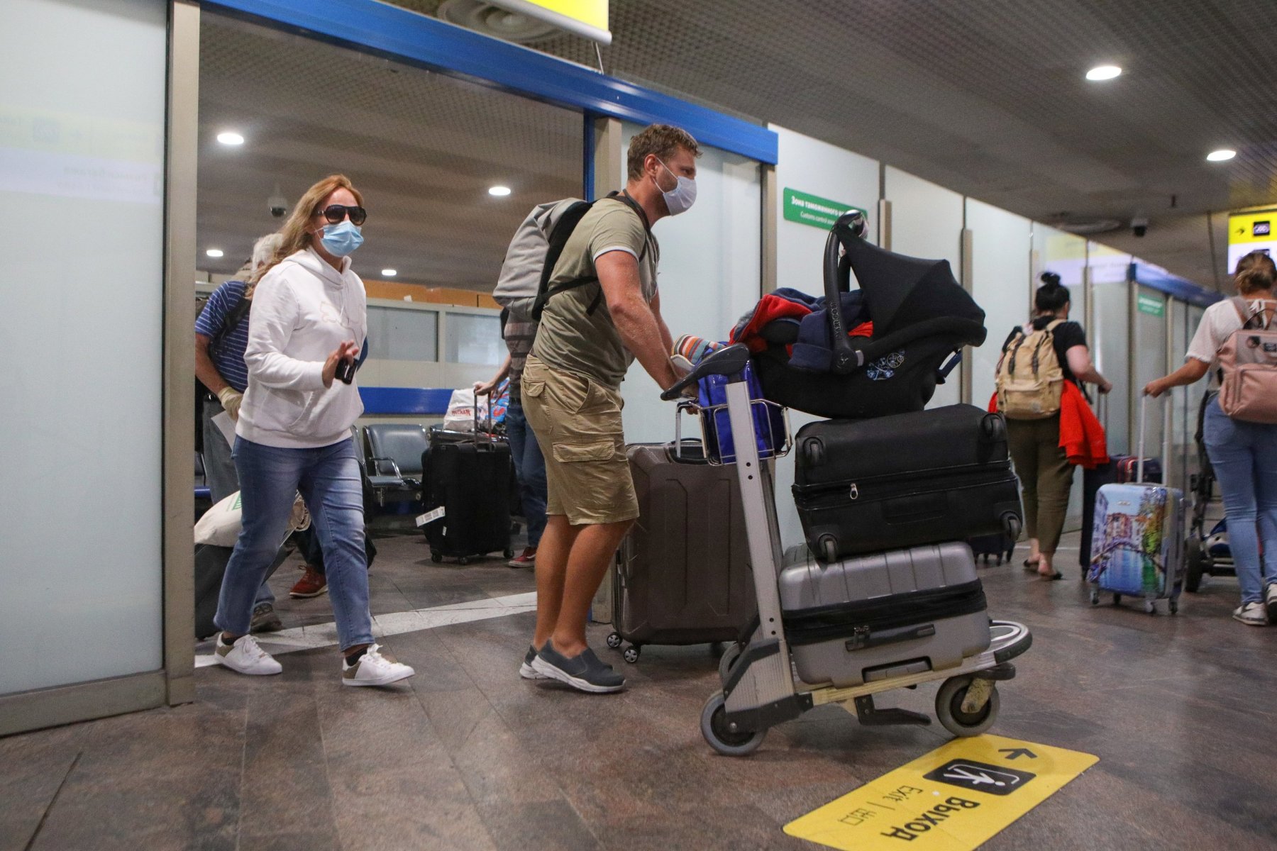 В июле в аэропорты Подмосковья прибыло вывозными рейсами более 12,8 тыс россиян