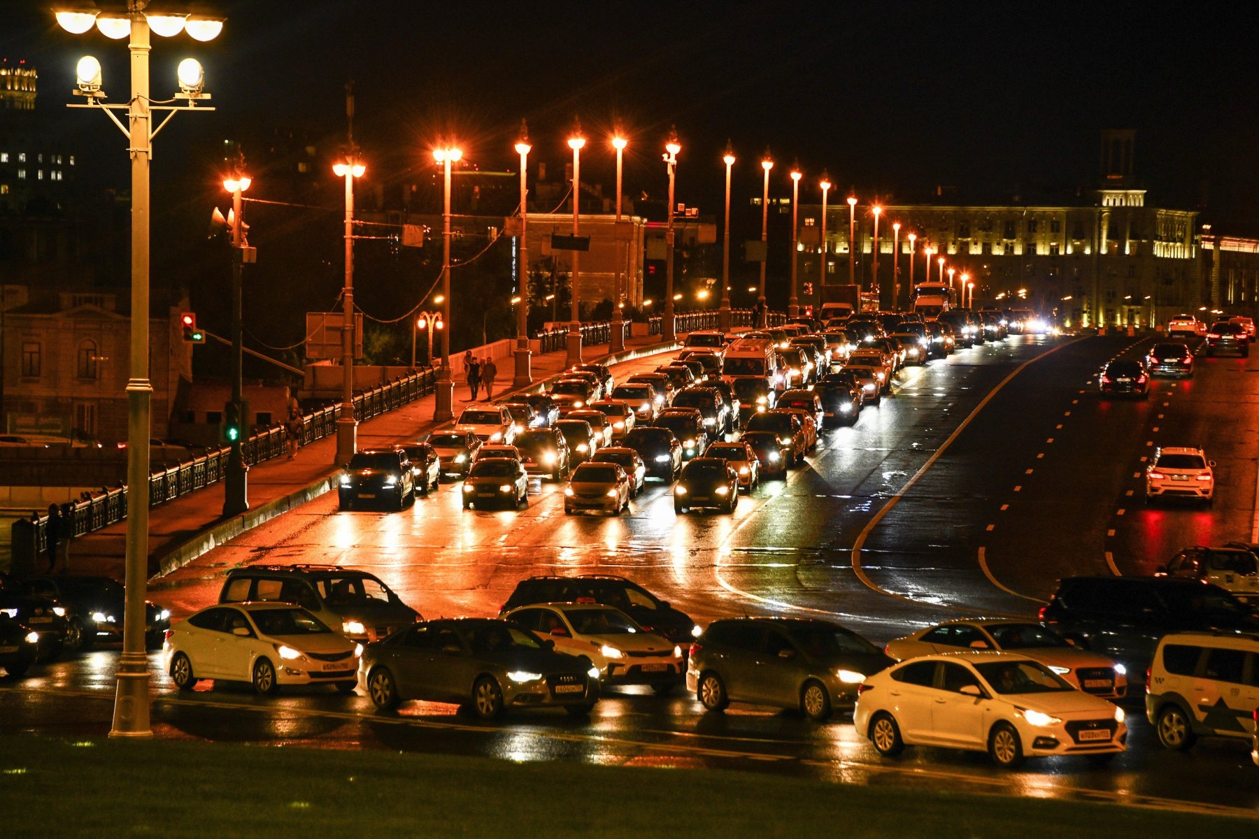 Вечером в Москве дороги были загружены на 6 баллов