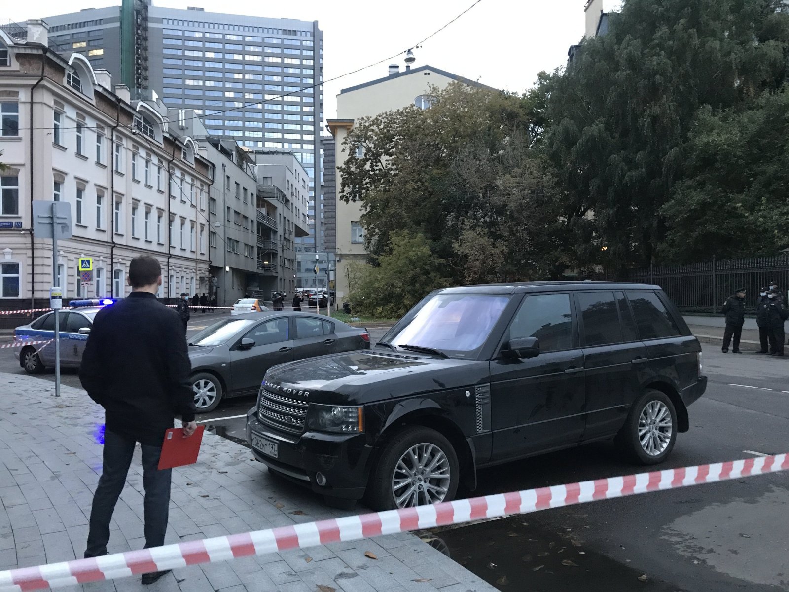 В Москве нетрезвый водитель протаранил резиденцию посла США