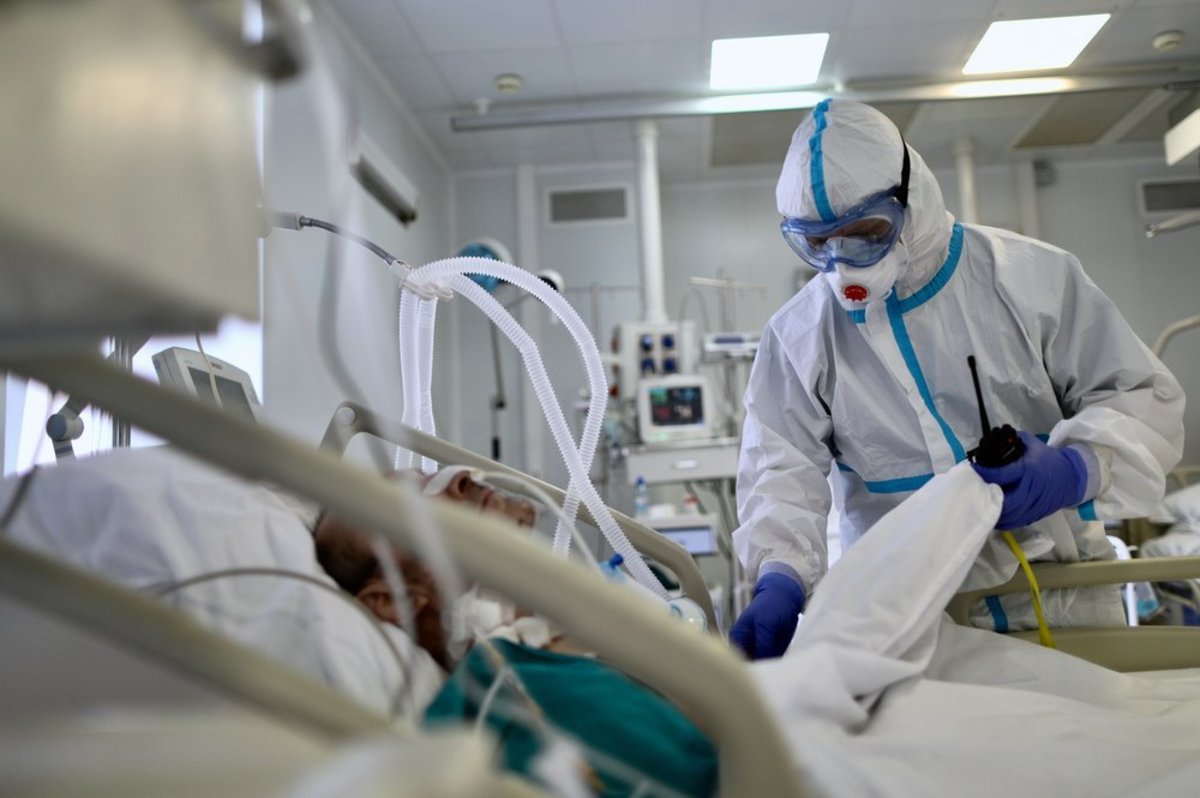 В Москве на ИВЛ находятся 323 пациента с коронавирусом 