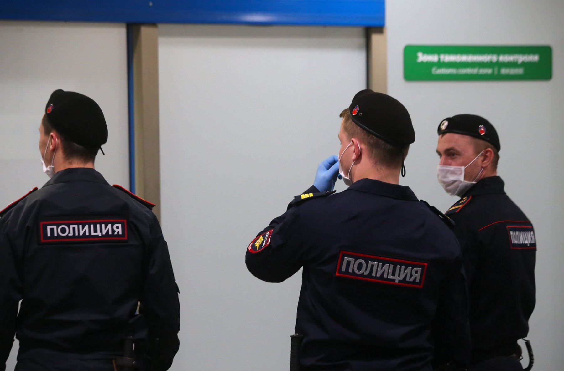 В Шереметьево пассажир самолета угрожал терактом