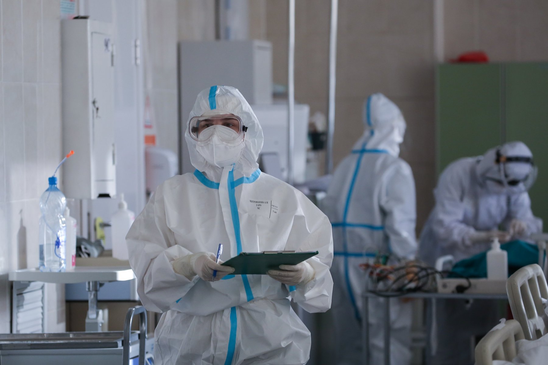 Назван еще один возможный срок окончания пандемии коронавируса в России