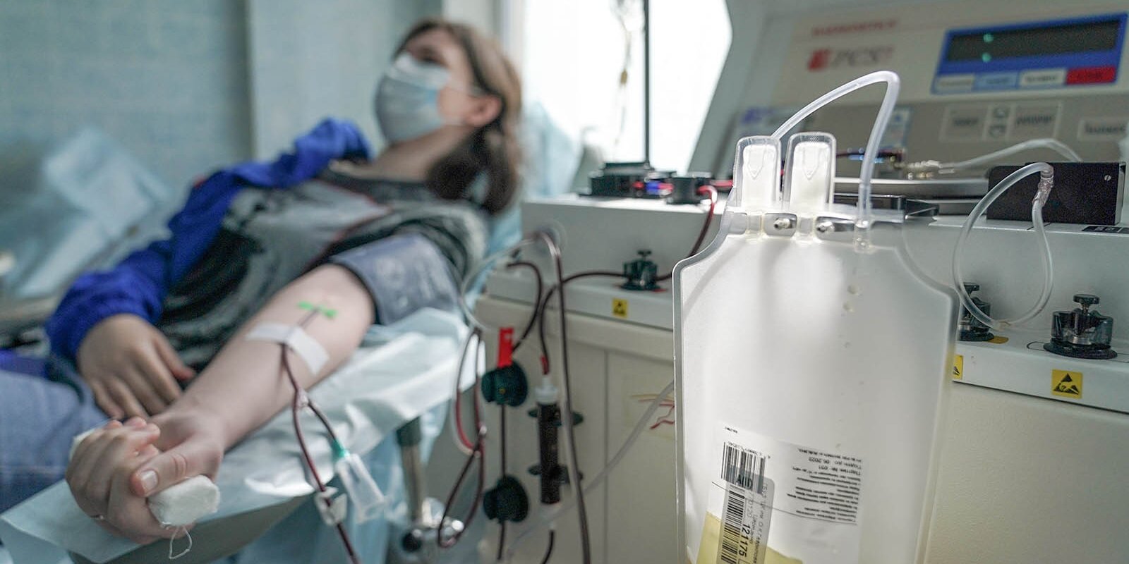 В Москве доноры сдали уже 10 тонн плазмы с антителами к коронавирусу
