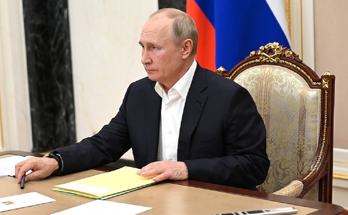 Владимир Путин гарантировал россиянам-должникам минимальный доход
