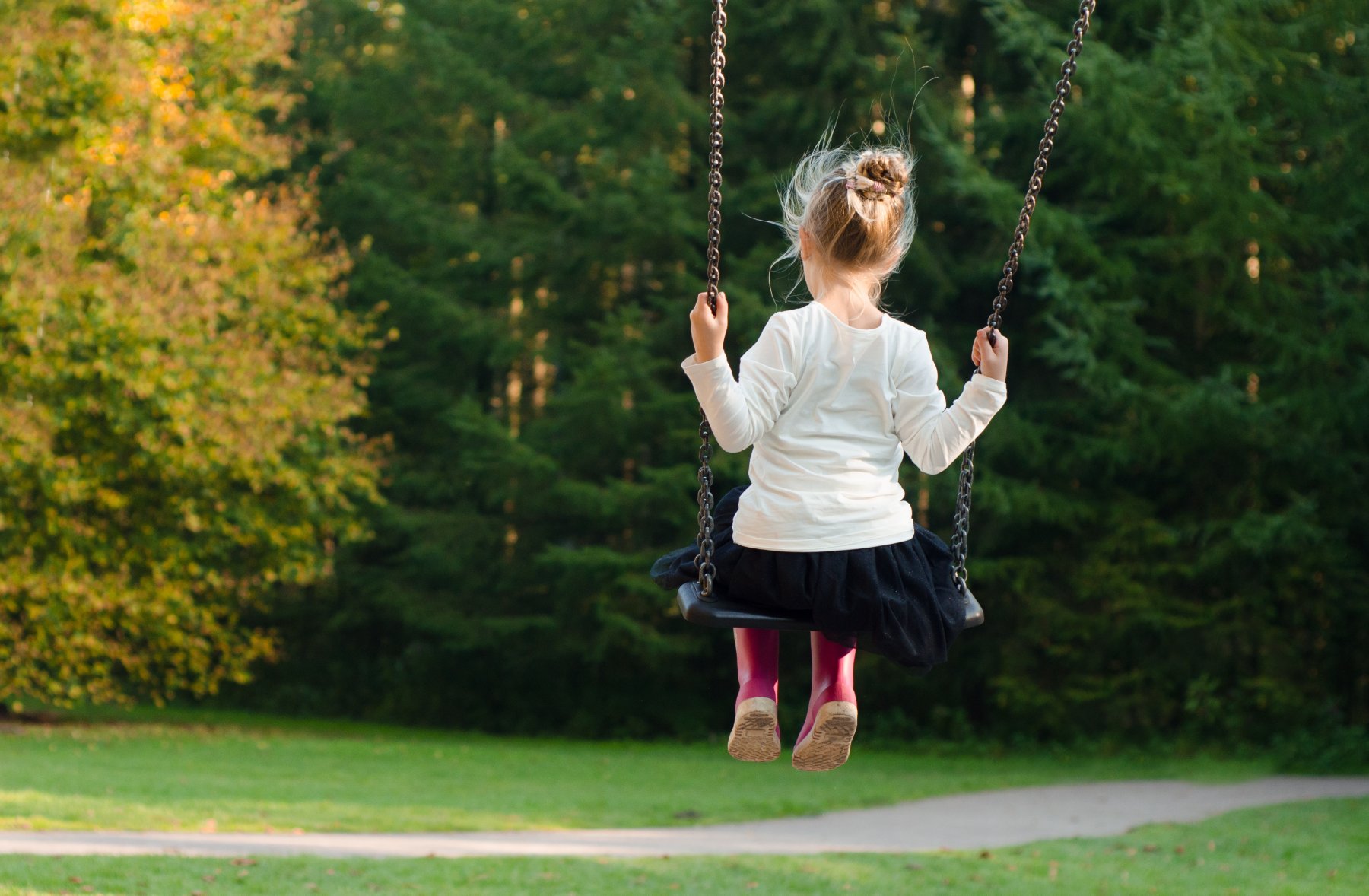 Психолог: как уберечь ребенка от опасных незнакомцев? 