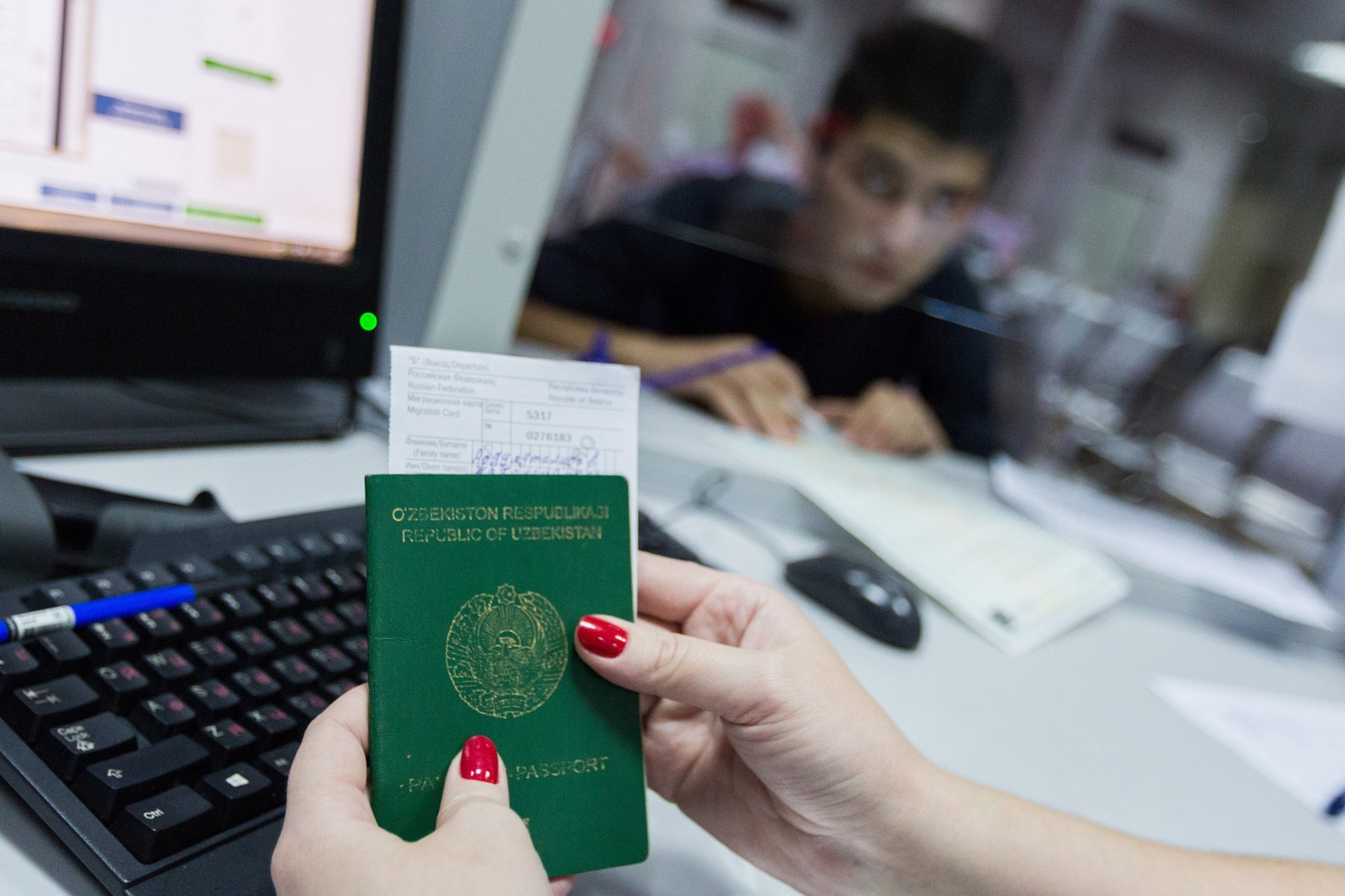 Правительство сняло запрет на въезд для членов семей иностранцев, находящихся в России