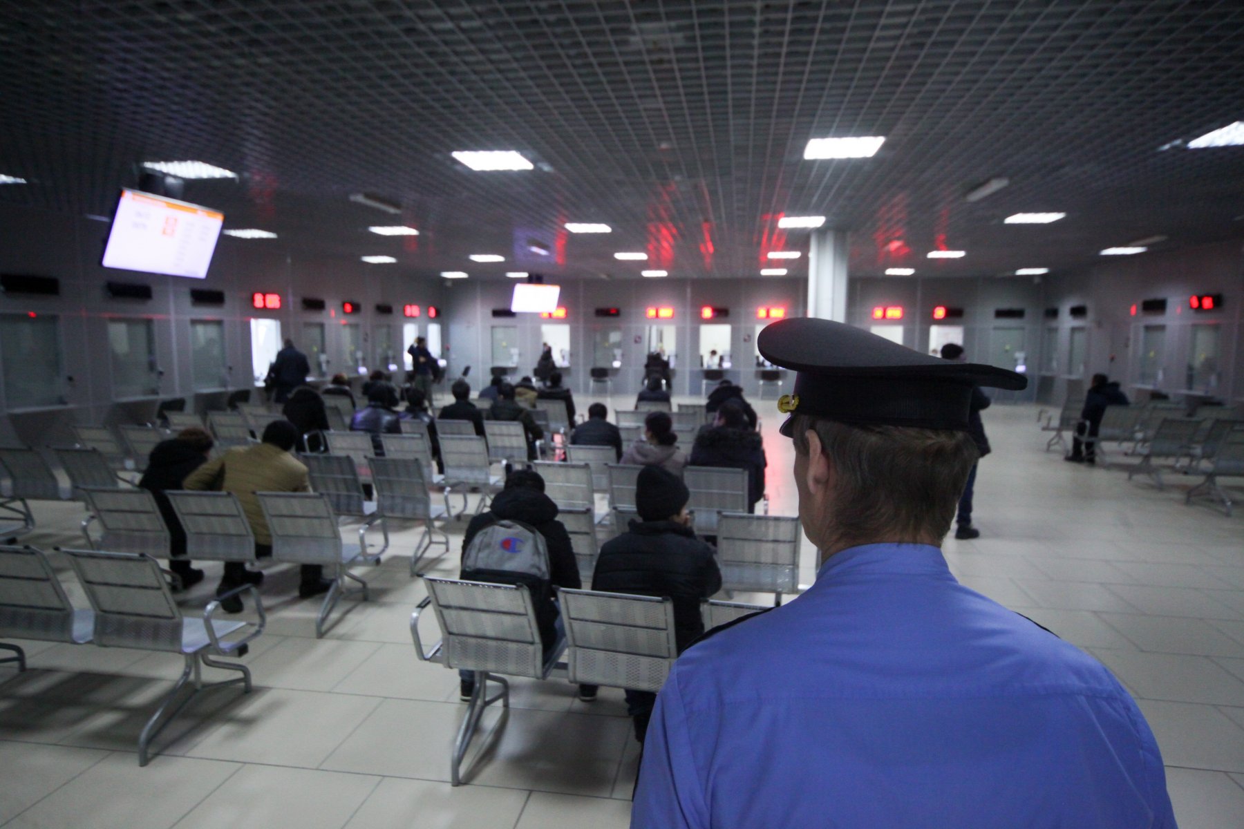 В Новой Москве полицейские выявляют нелегальных мигрантов 