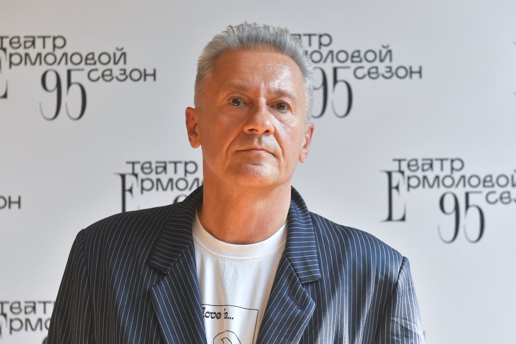 Олег Меньшиков попрощался с артистами театра Ермоловой 