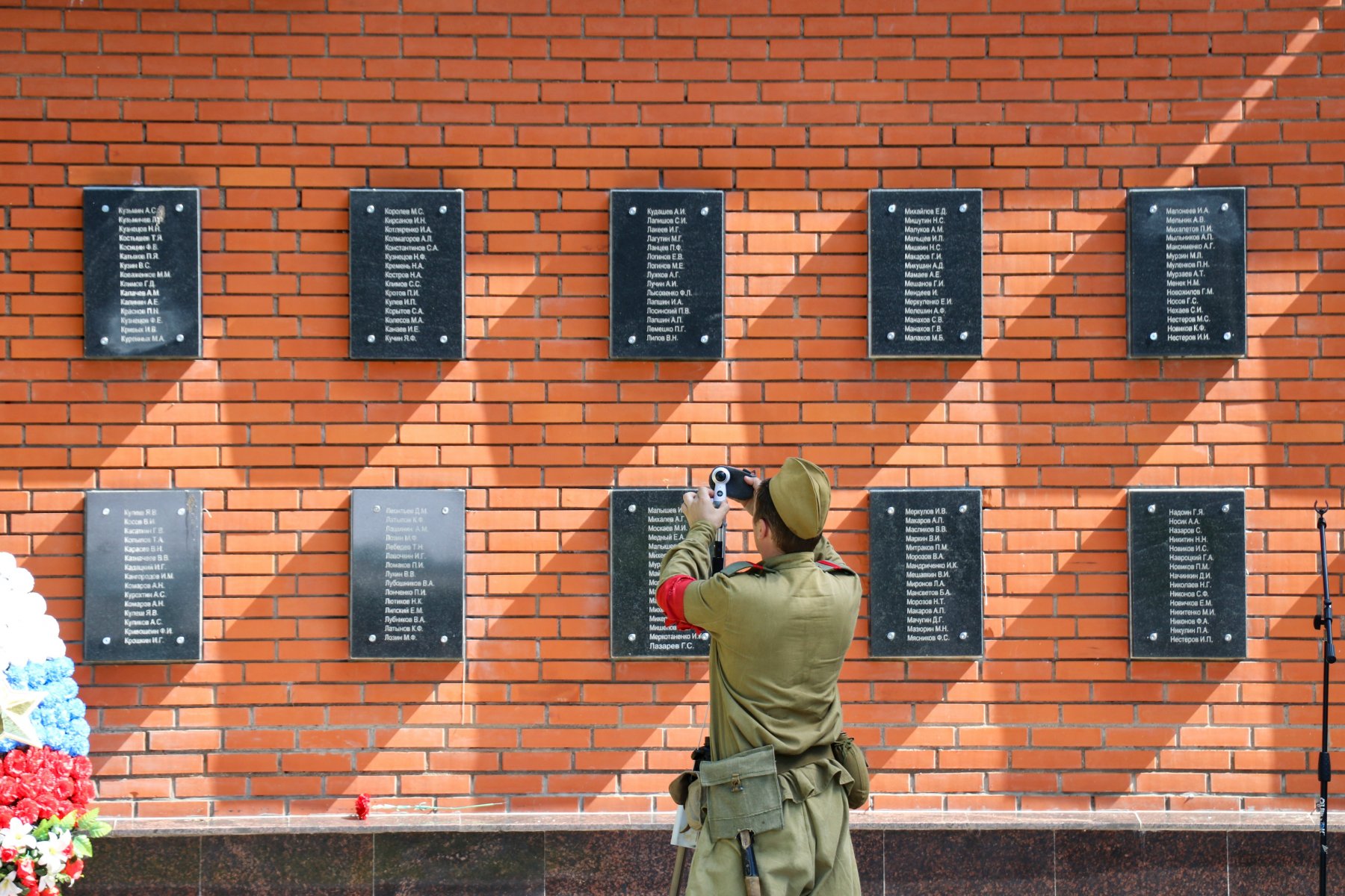 Почти 160 нарушений содержания военных мемориалов выявили в Подмосковье