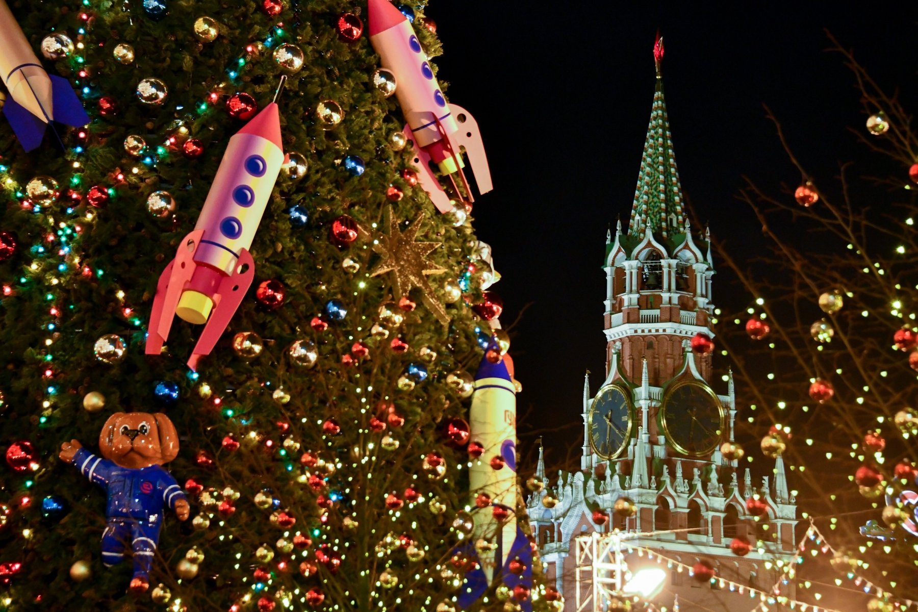 Москва обошла Петербург в новогоднем оформлении