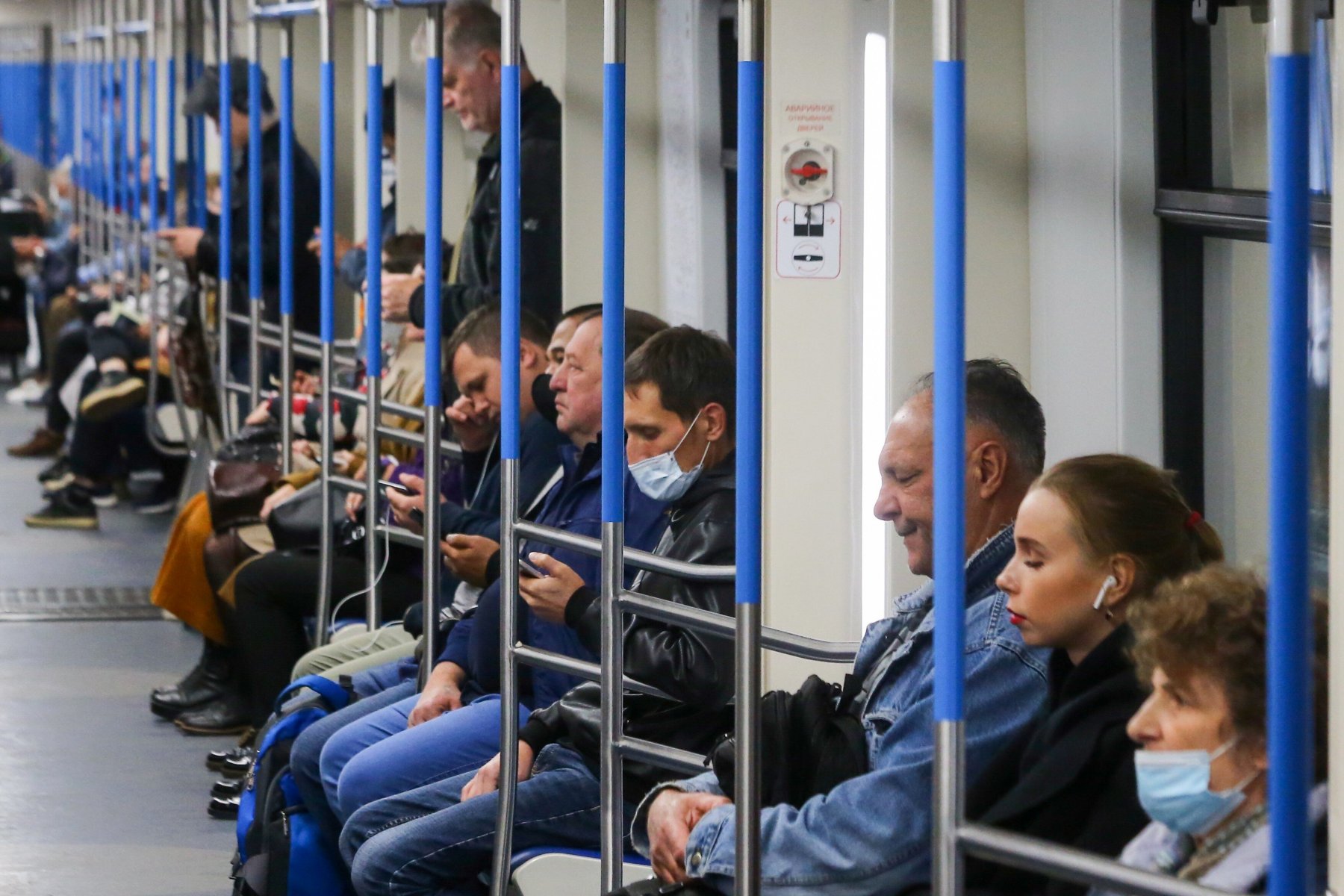 В Москве усилят контроль за соблюдением масочного режима в транспорте