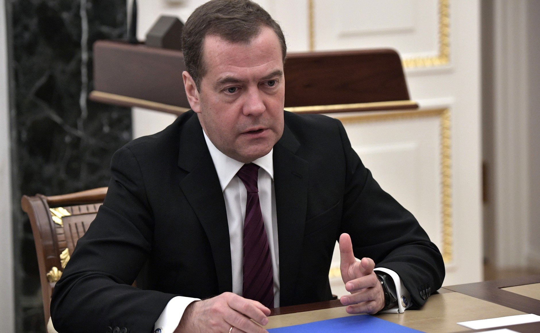 Дмитрий Медведев признал бедность главной проблемой России