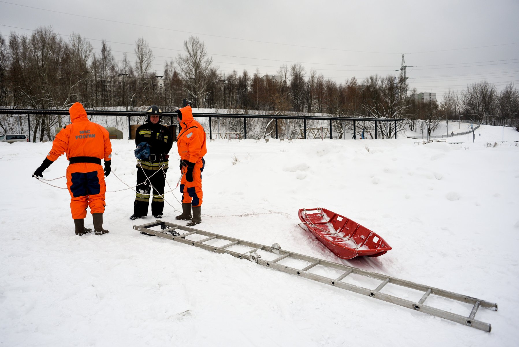 В Одинцовском округе спасатели обследовали 900 метров Москвы-реки в поисках тела экс-замминистра юстиции