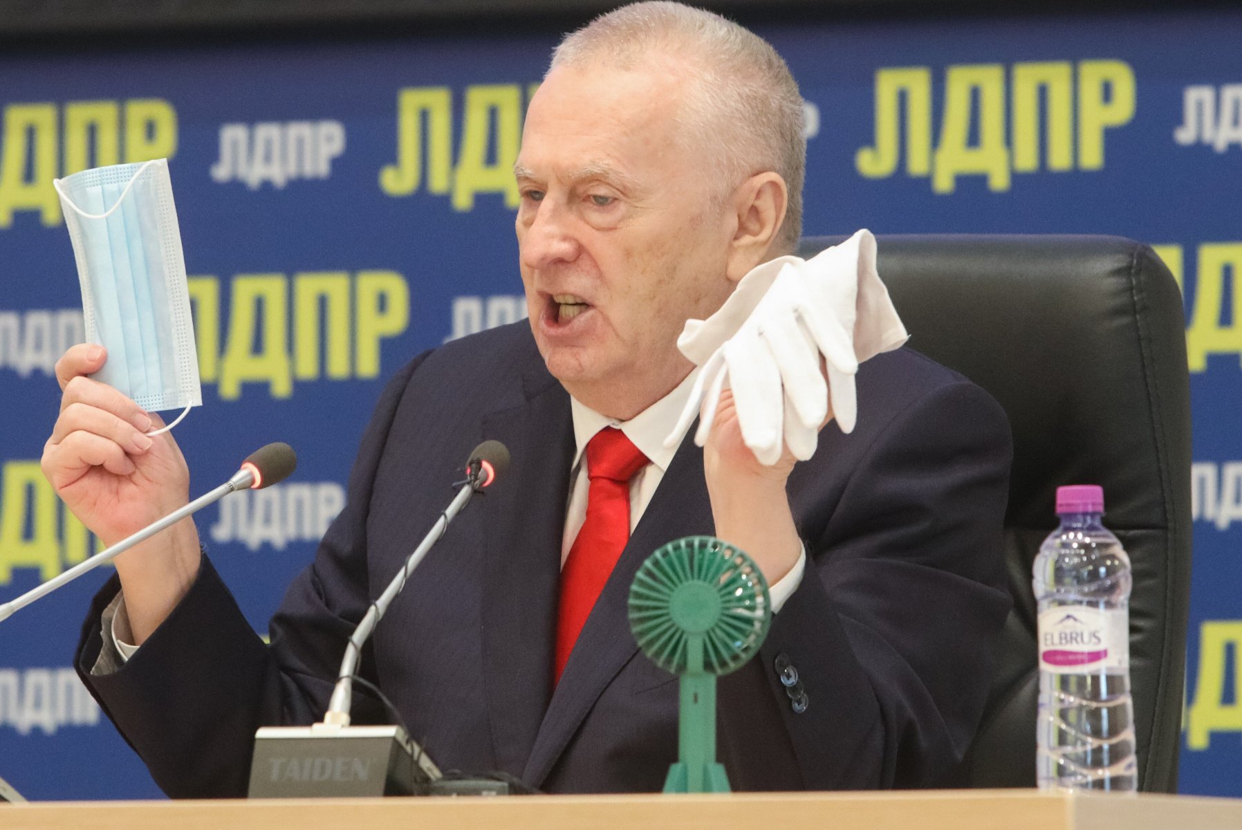 В ЛДПР предупредили о распространении ложных данных о состоянии здоровья Жириновского от лица партии
