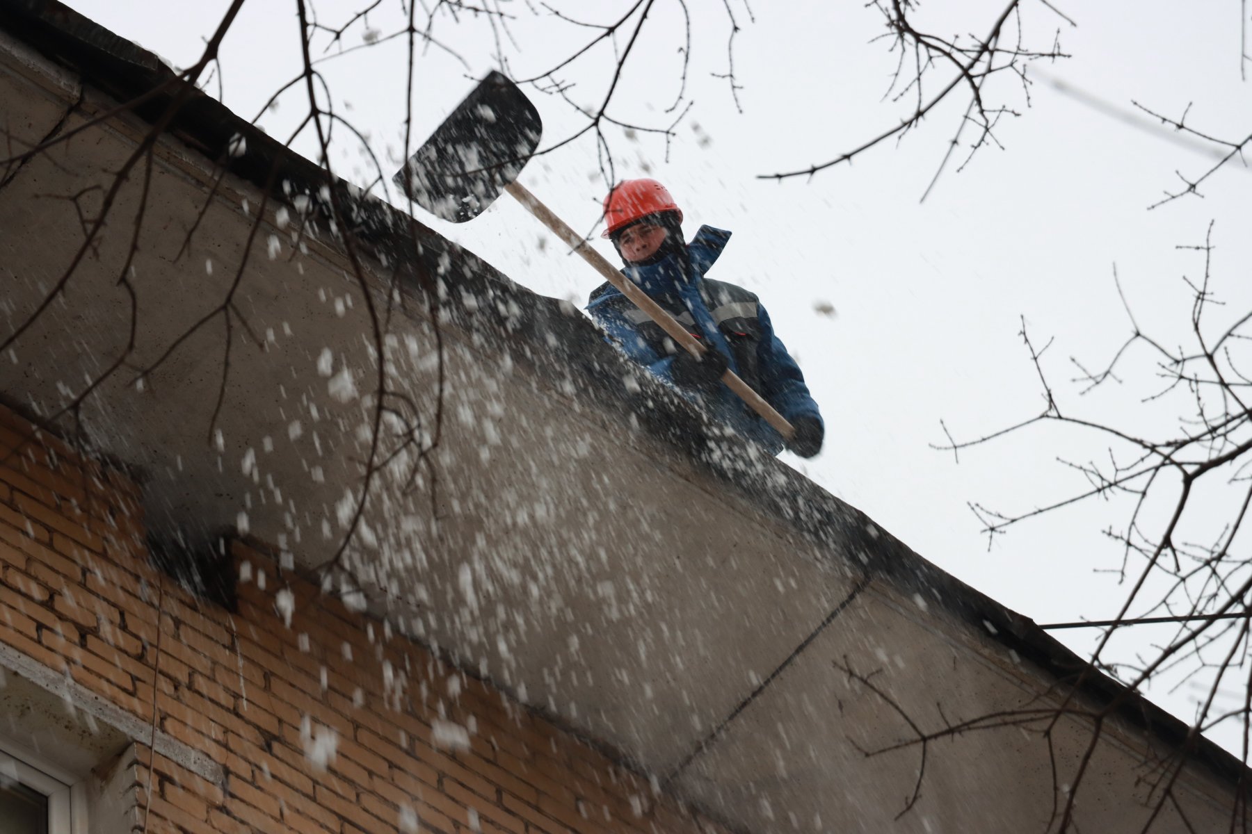 «Не могу задницу целовать»: Беглов прокомментировал жалобы петербуржцев на уборку снега