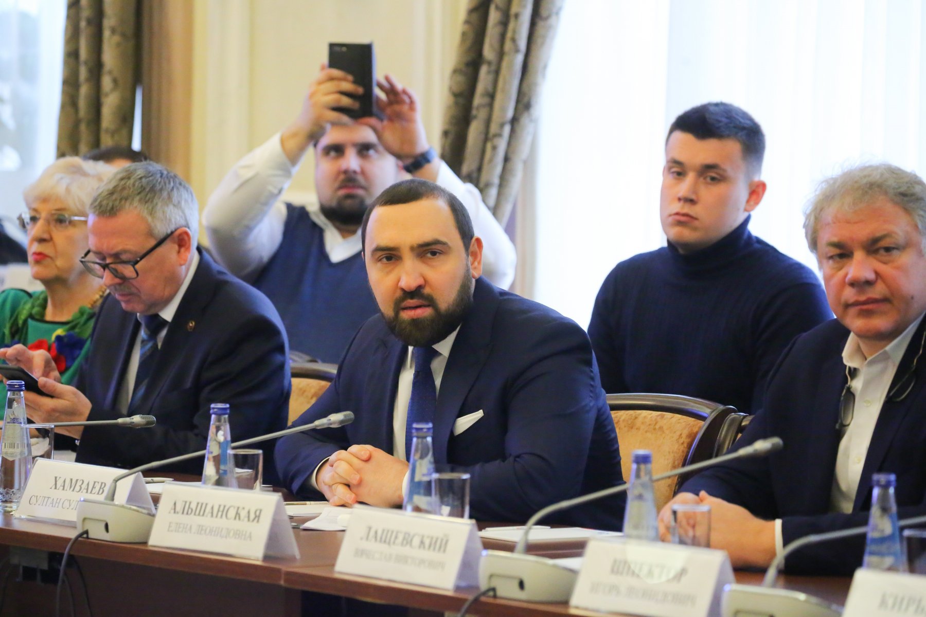 Депутат ГД призвал отстранять от госслужбы противников операции на Украине