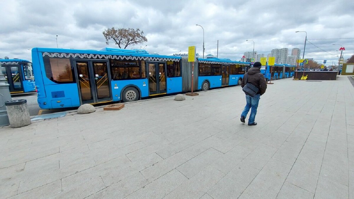 На проспекте Вернадского временно изменены 4 автобусных маршрута 