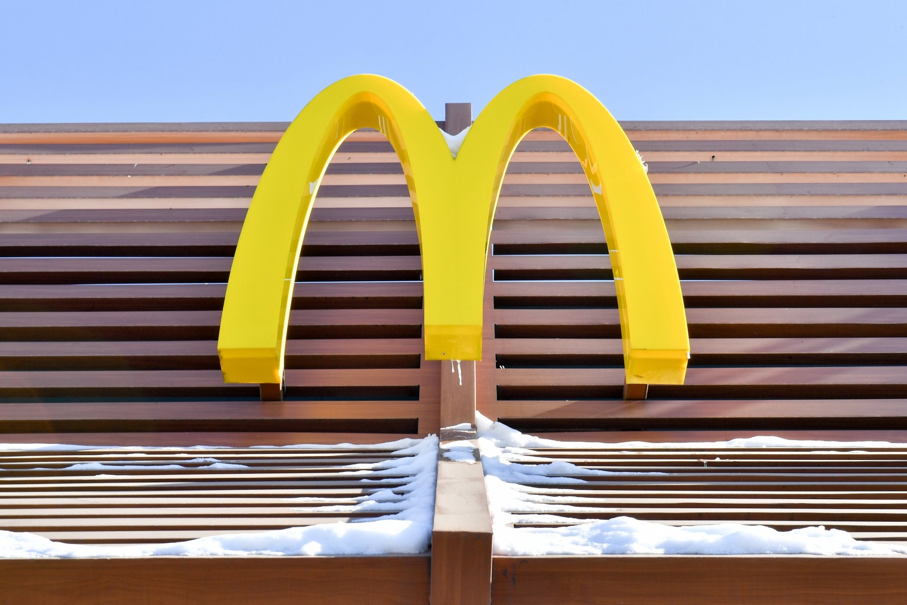 Рестораны «Макдональдс» не будут работать в России с 14 марта
