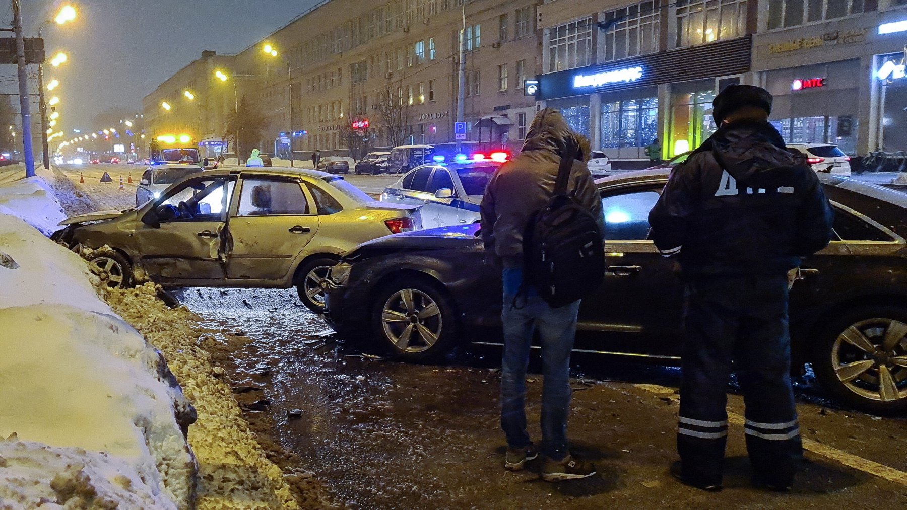 На Волгоградском проспекте в Москве столкнулись шесть автомобилей 