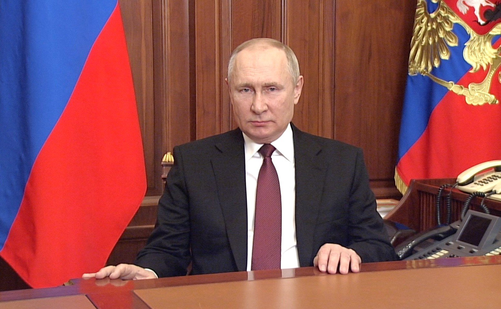 Путин назвал ракетный удар по Донецку варварской акцией