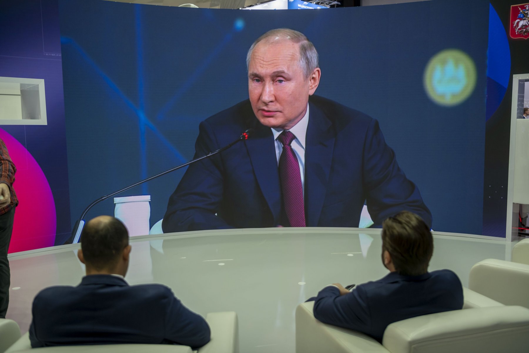 Владимир Путин: специальная военная операция в Украине идет строго по плану