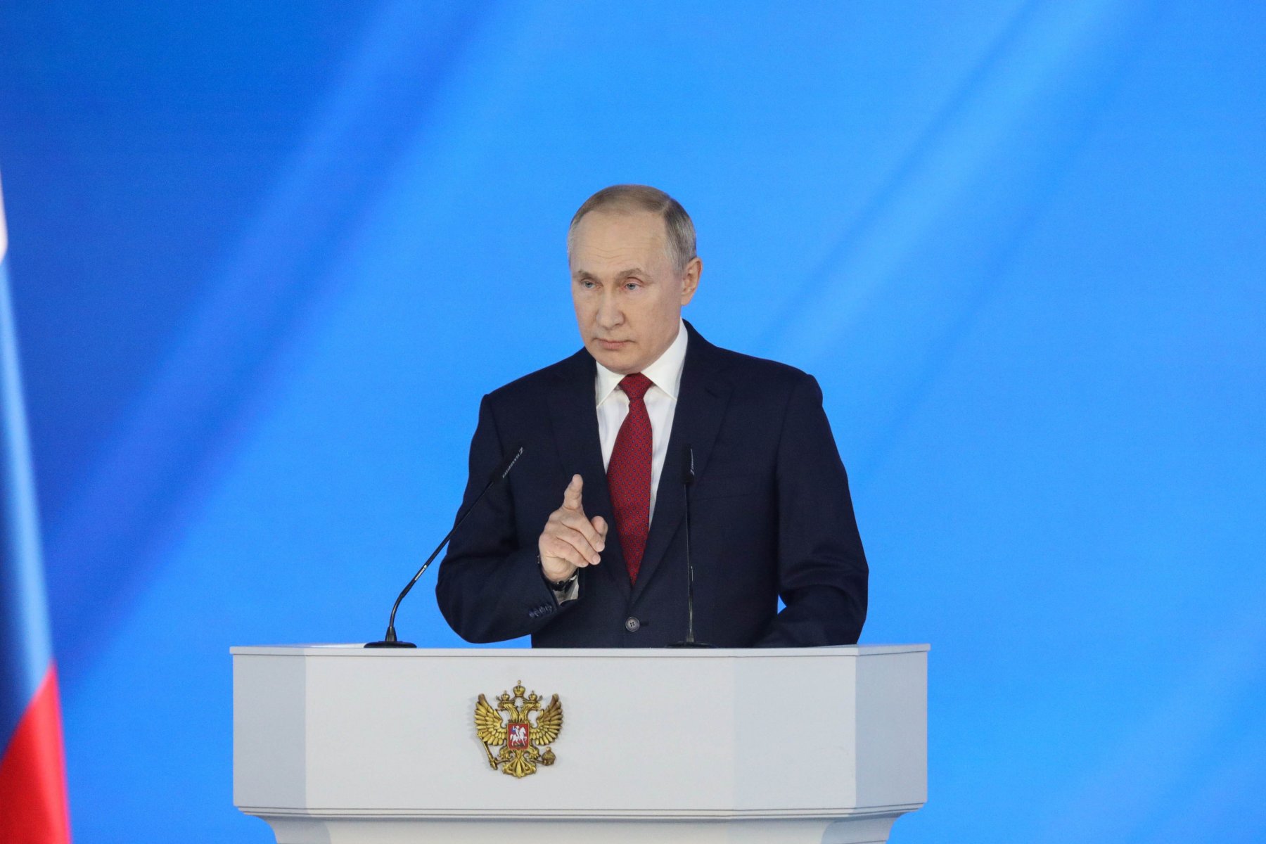 Владимир Путин анонсировал оплату российского природного газа за рубли
