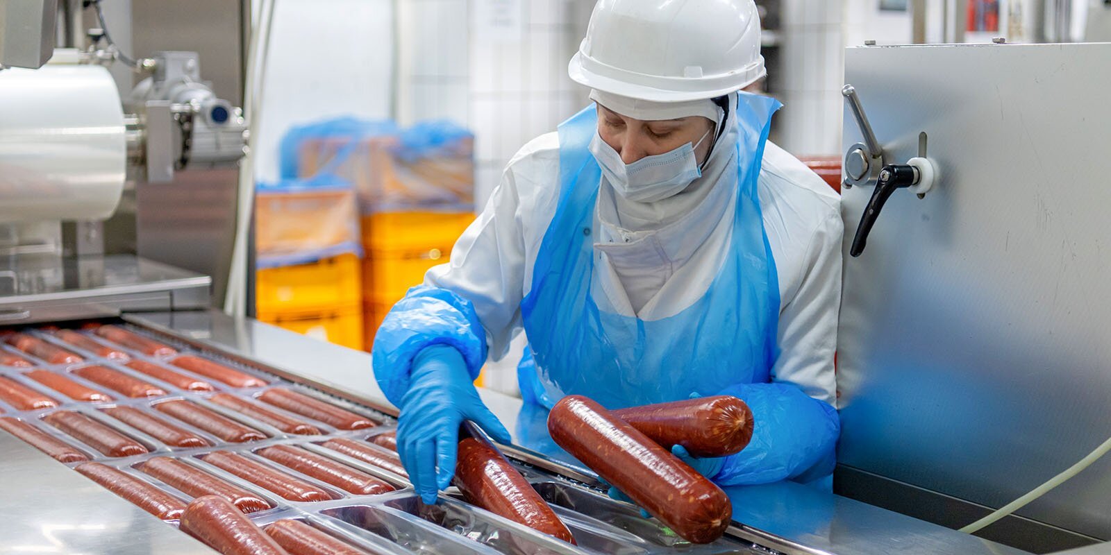 В Москве за три года произвели почти тонну колбас