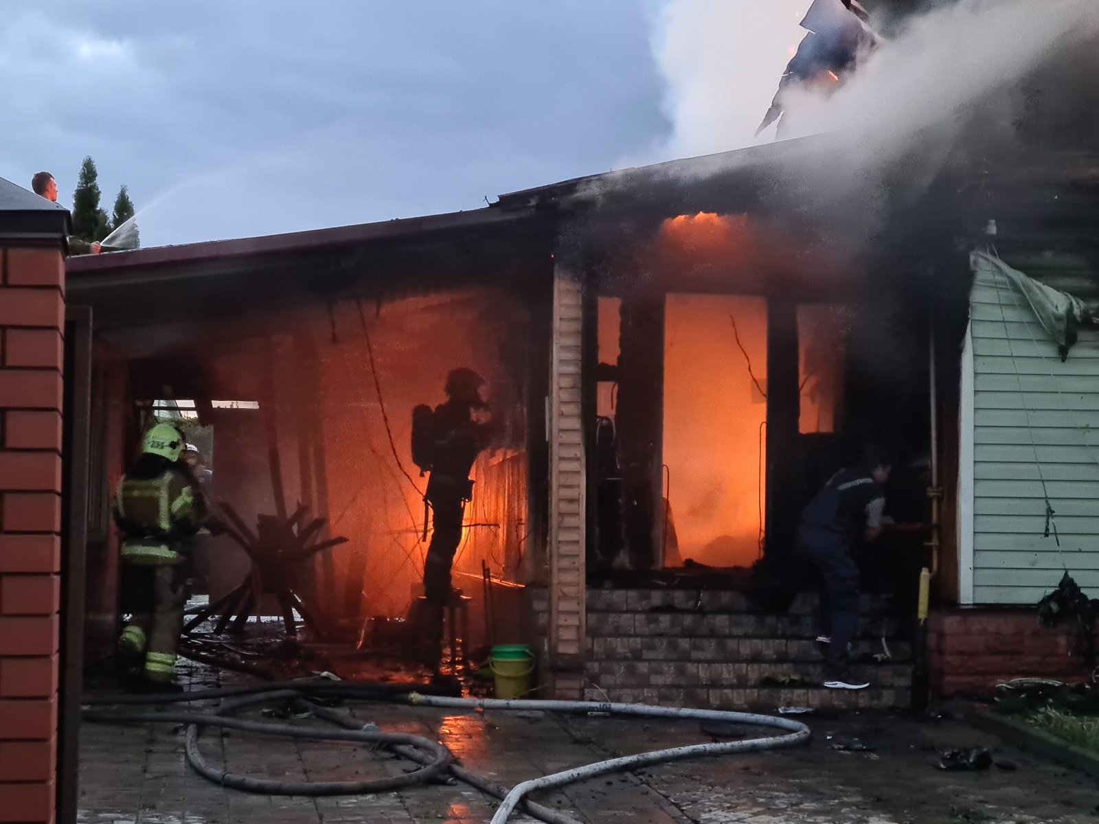 На пожаре в Домодедовском округе пострадали трое детей