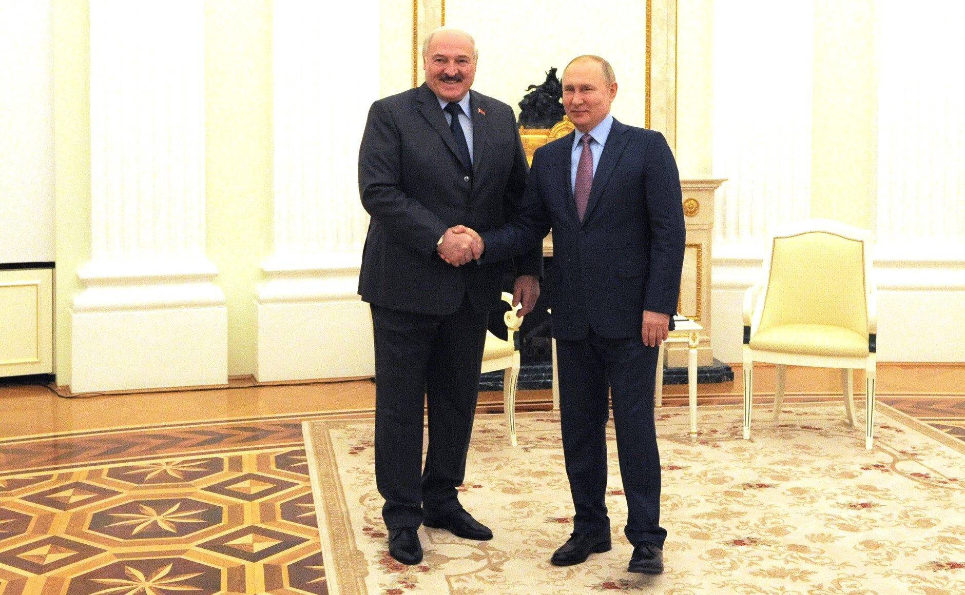 Александр Лукашенко похвалил Владимира Путина за «прекращение коронавируса»