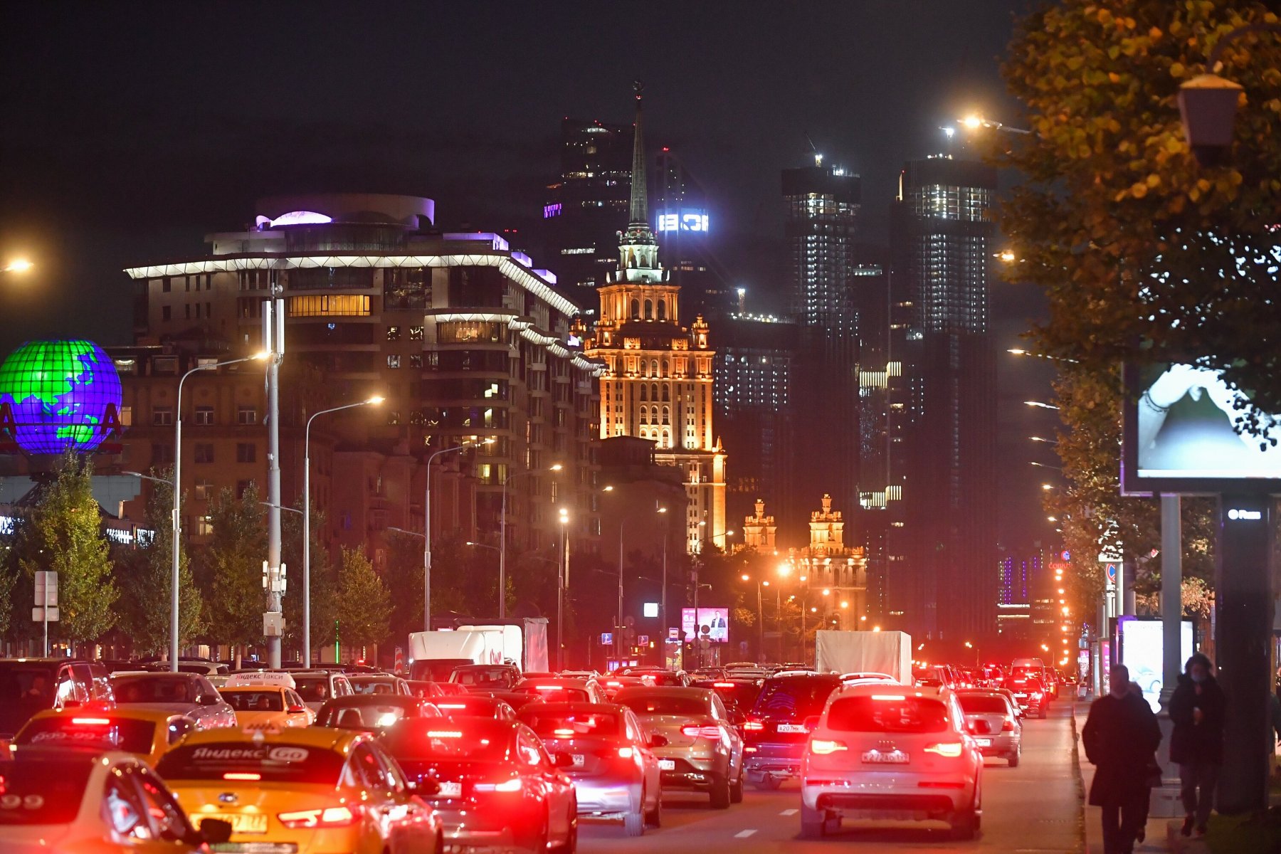 Московским автомобилистам рекомендуют воспользоваться общественным транспортом из-за вечерних пробок