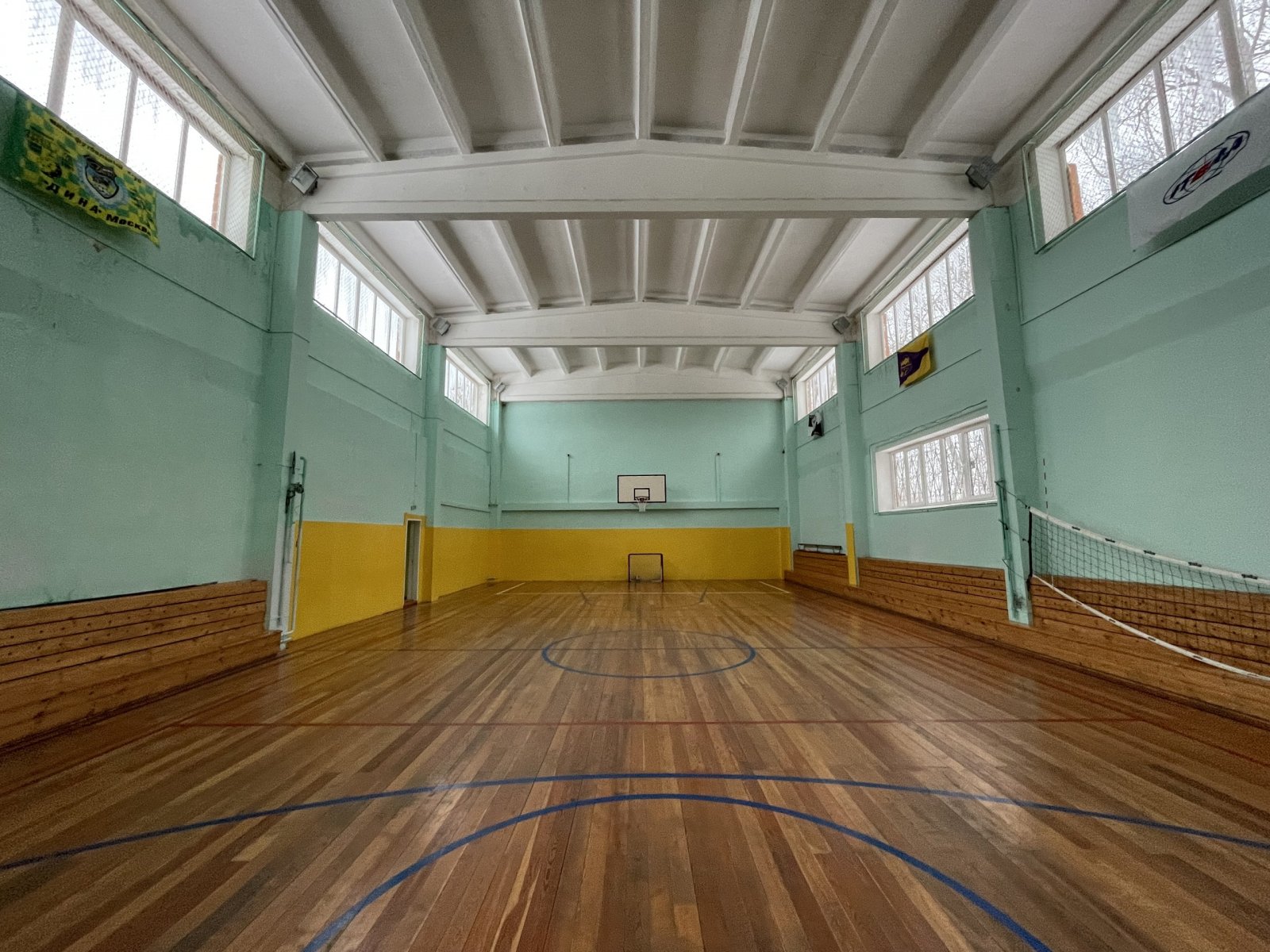 Жители села в Чехове не могут добиться ремонта единственного спортзала 
