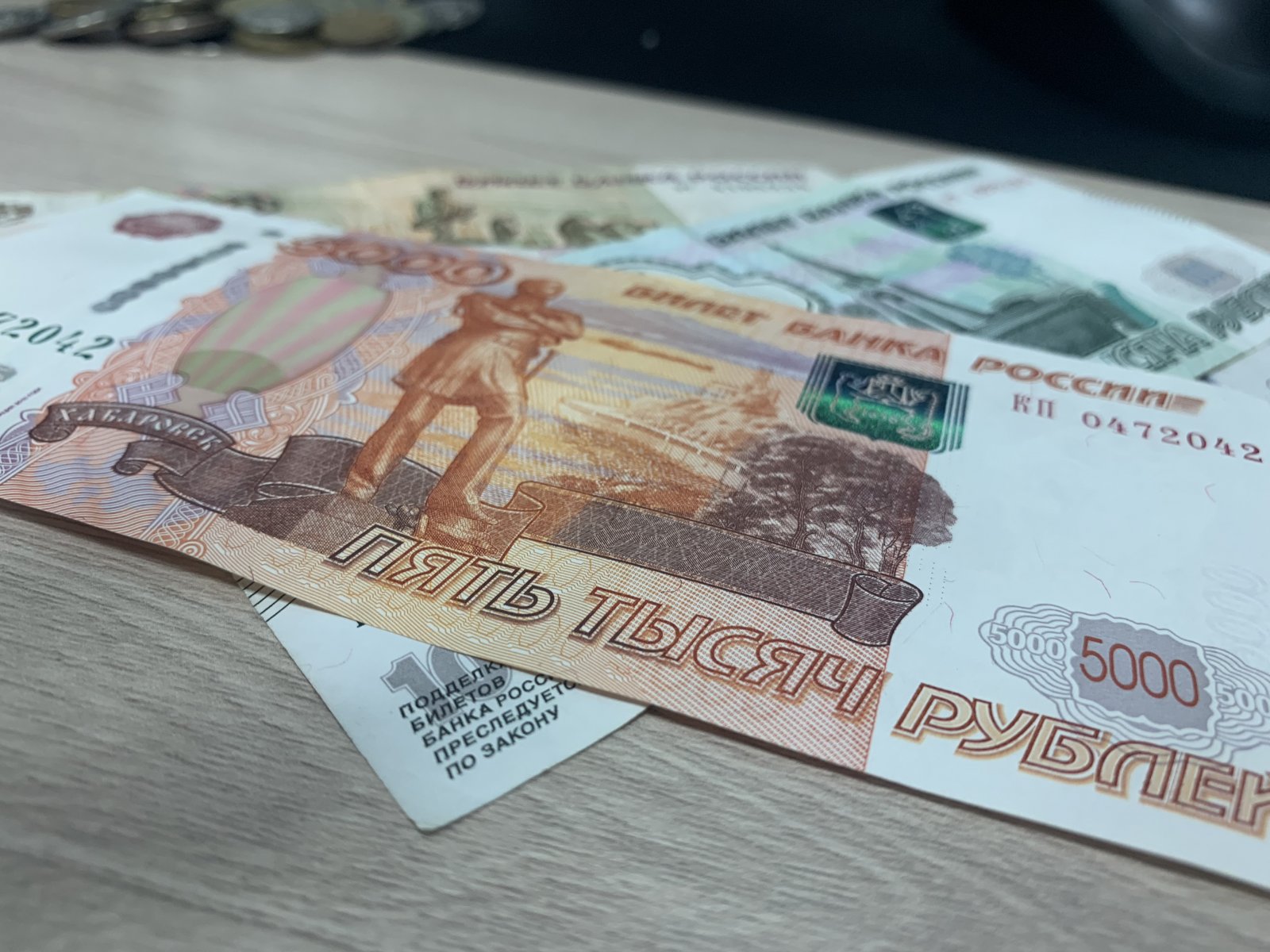 Экономист оценил идею расширения перечня товаров для оплаты в рублях