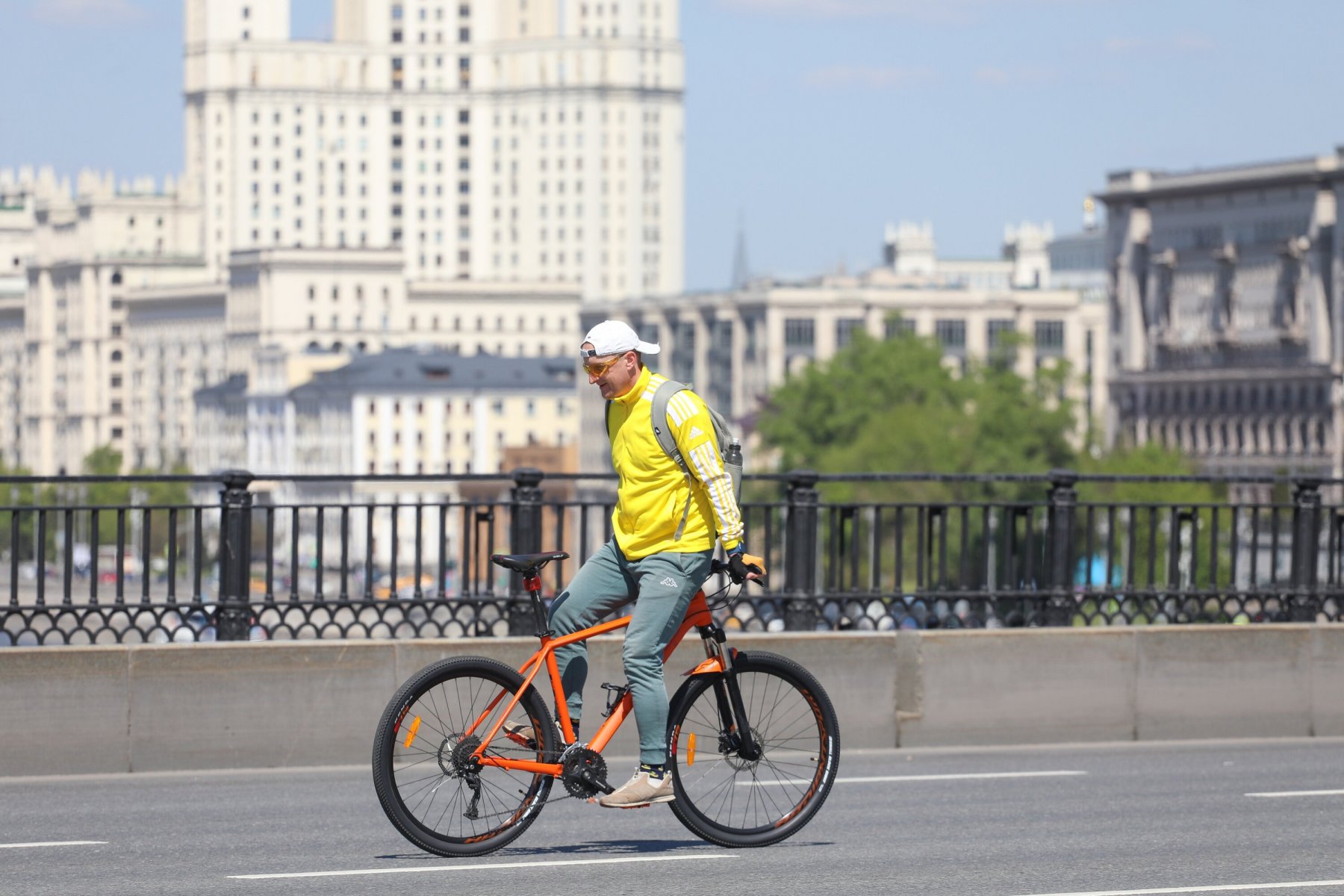 Временные велодорожки и велополосы появятся в 10 районах Москвы 