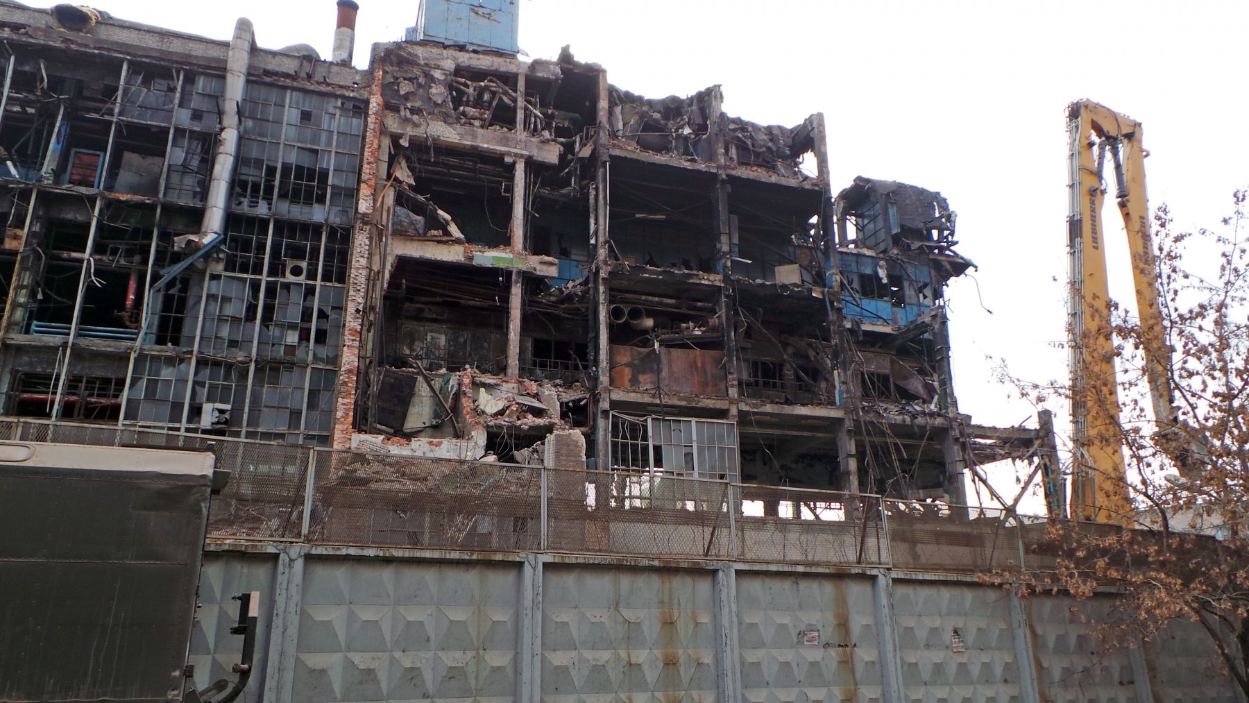 Воробьев поручил «положить конец» заброшенным зданиям в Подмосковье
