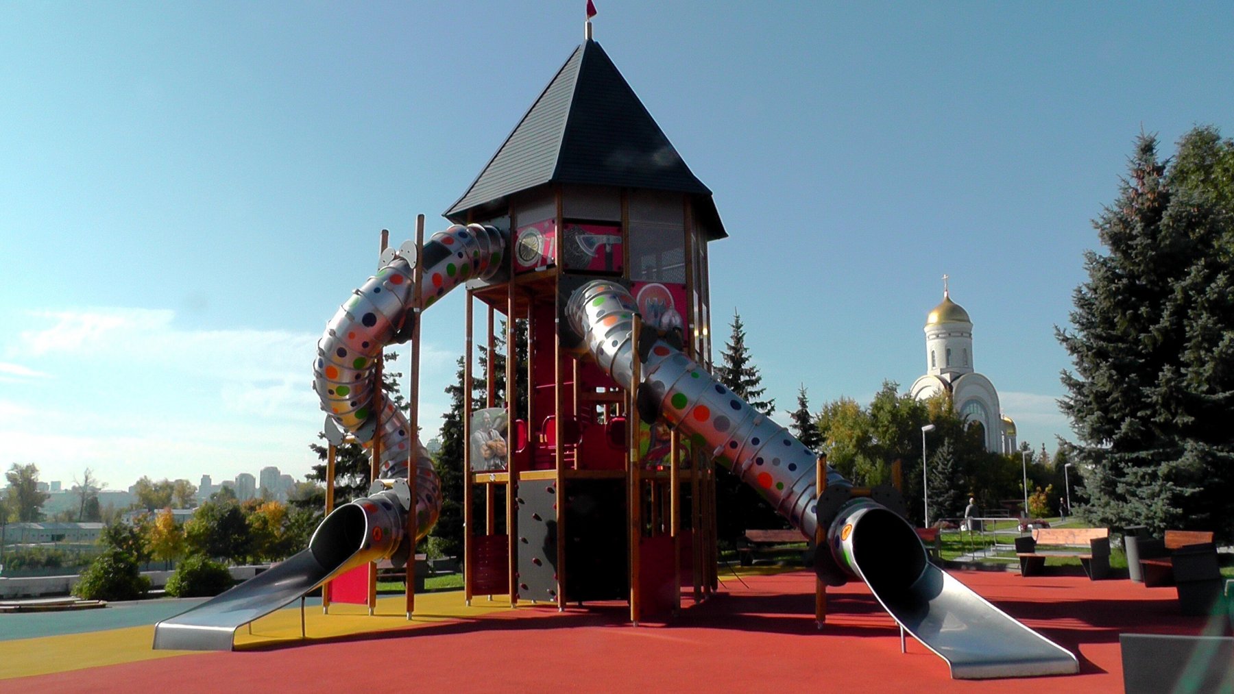 Еще 30 новых детских игровых площадок установлены в 10 муниципалитетах Подмосковья 