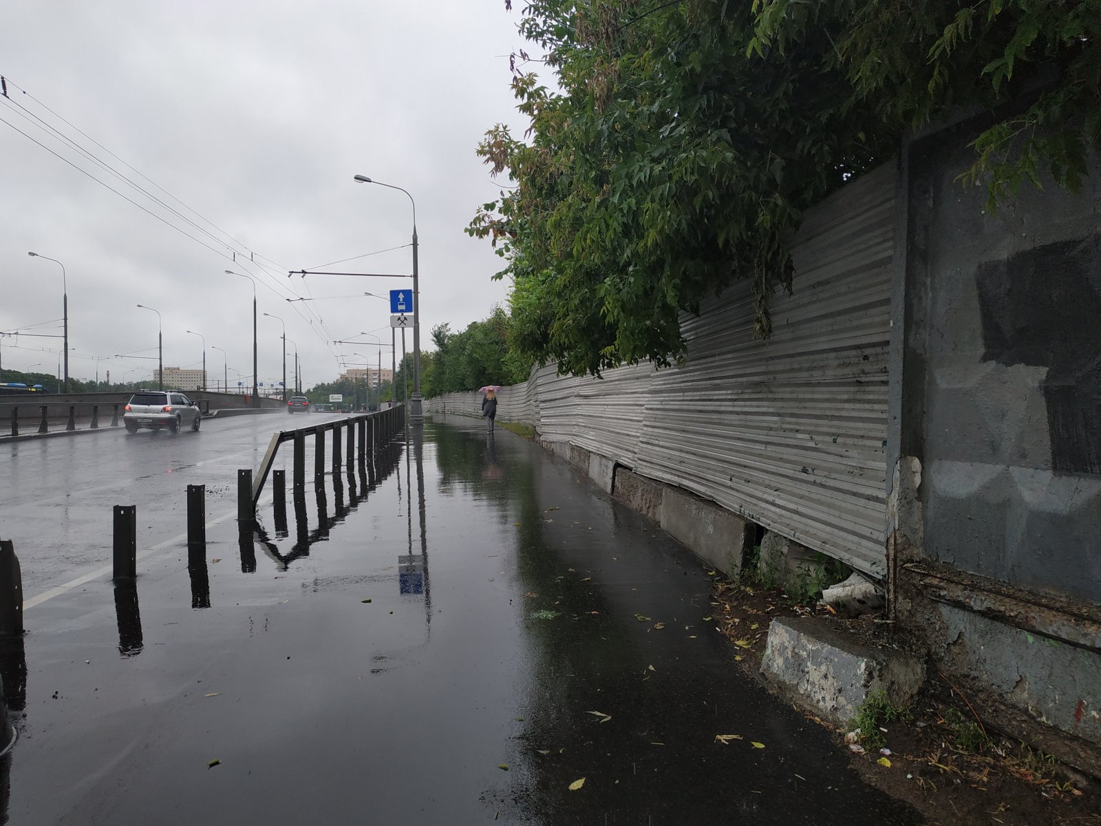 Минтранс Подмосковья призвал водителей к внимательности из-за сильных дождей 