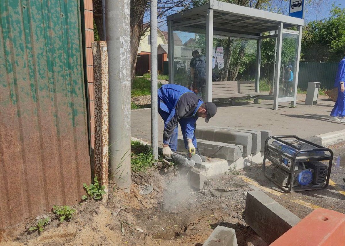 Для жителей ЖК «Малина» в Красногорске строят тротуар 