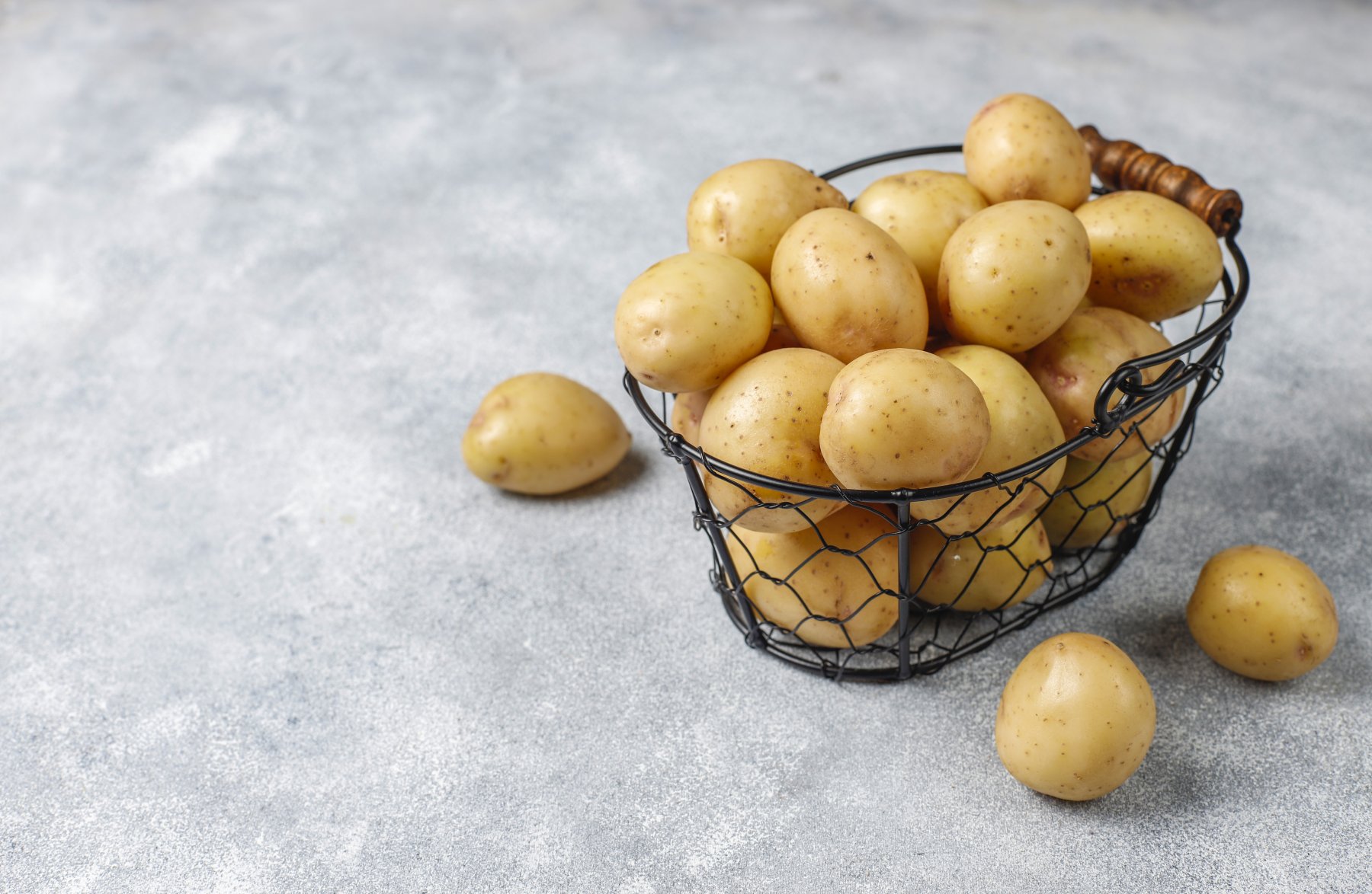 Домохозяйки Подмосковья рассказали о консервах из картошки на зиму